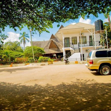 Flamingo Hotel Kinyerezi Dár Al-Szalám Kültér fotó