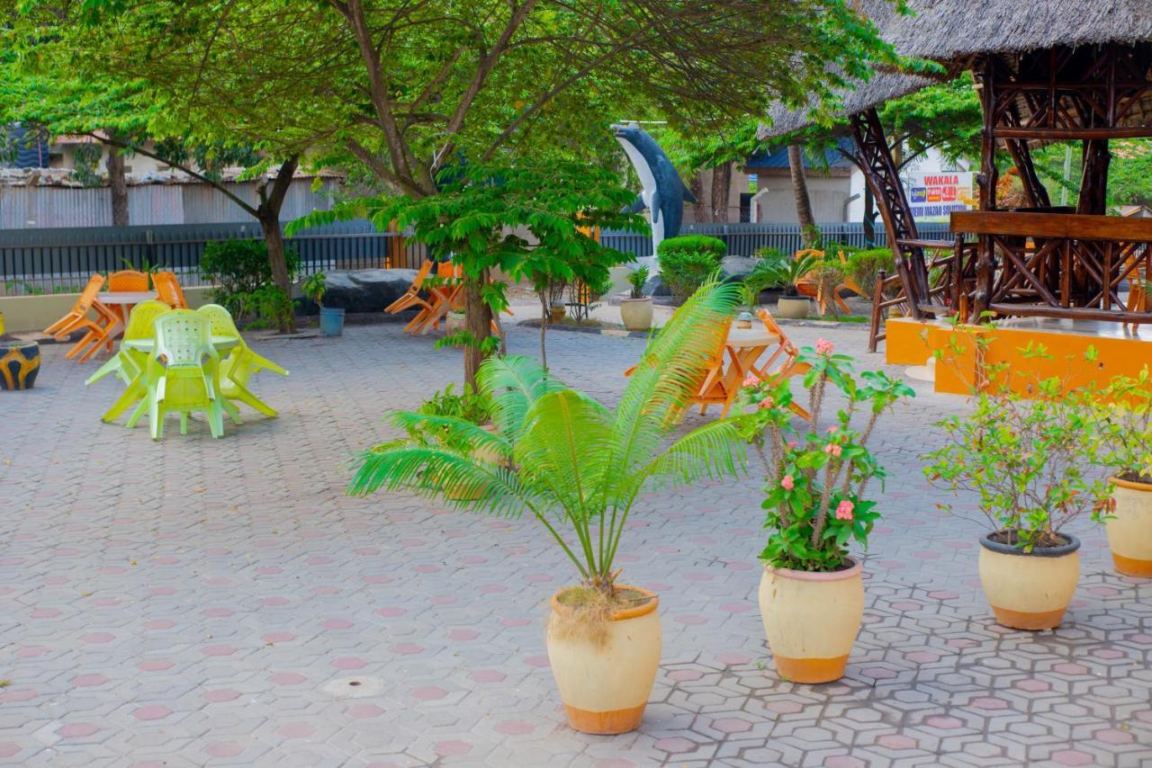 Flamingo Hotel Kinyerezi Dár Al-Szalám Kültér fotó